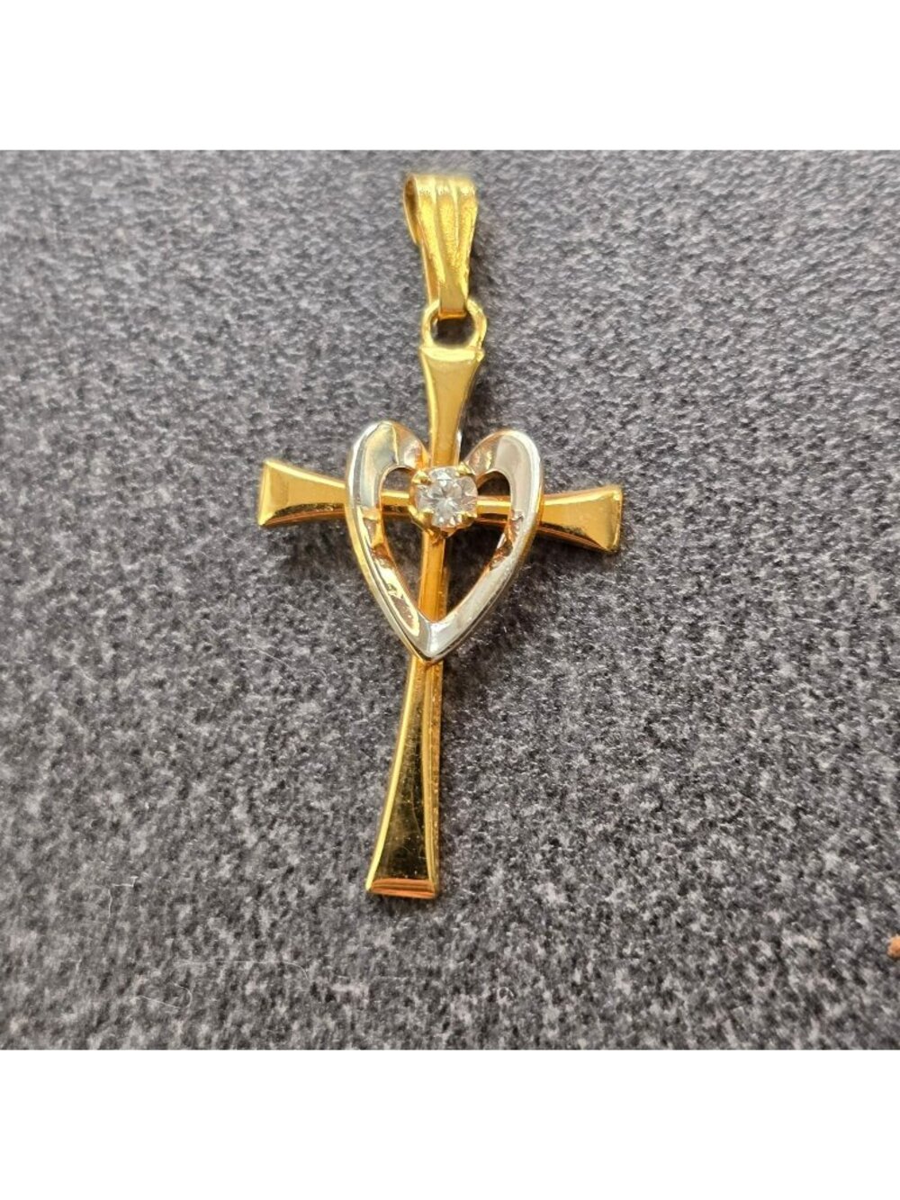 Gold Filled Cross Pendant With Heart & Diamond Accent Vintage Jewelry JH5005